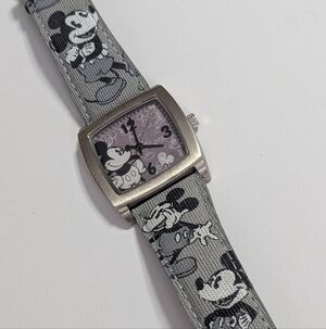 Vintage Disney Mickey Mouse Watch Genuine Leather Band New Battery